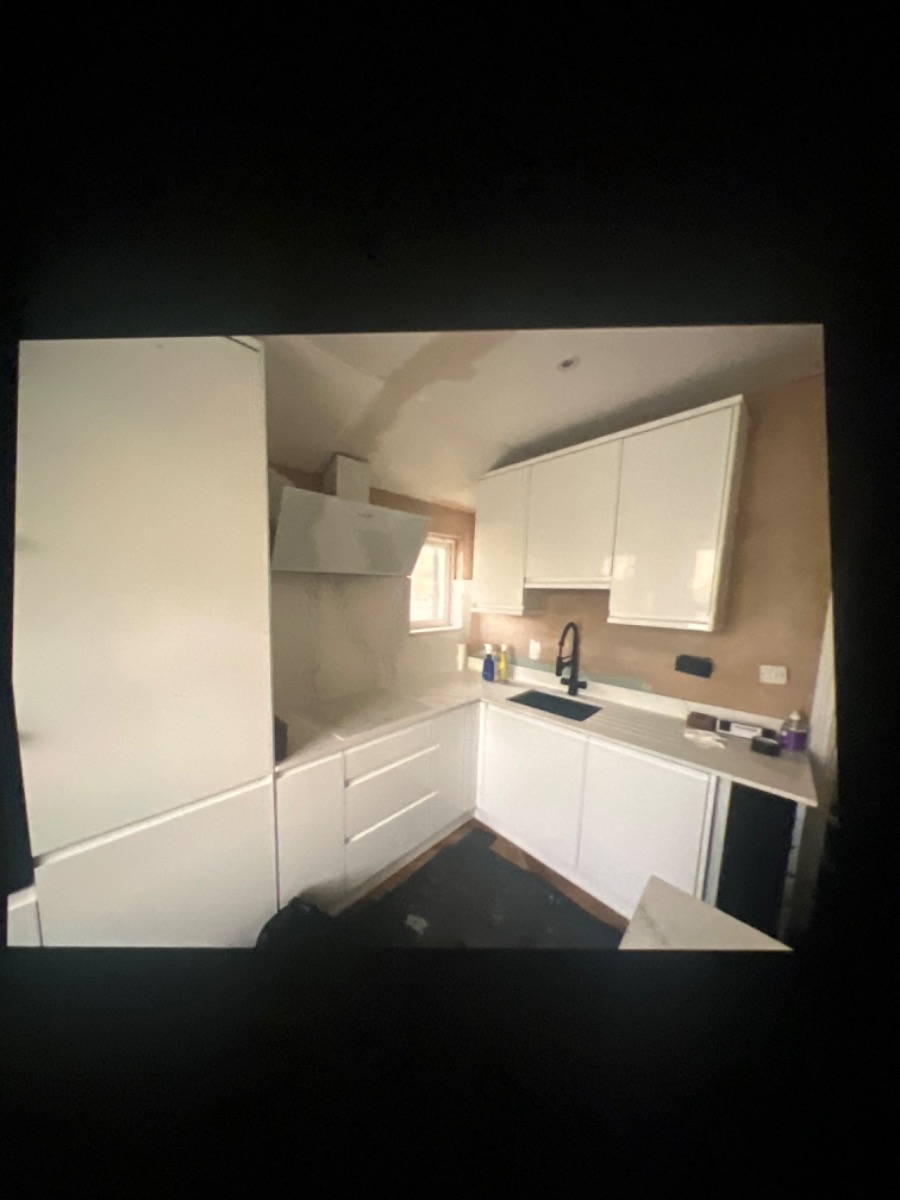 Kitchen Fitter: Image 1